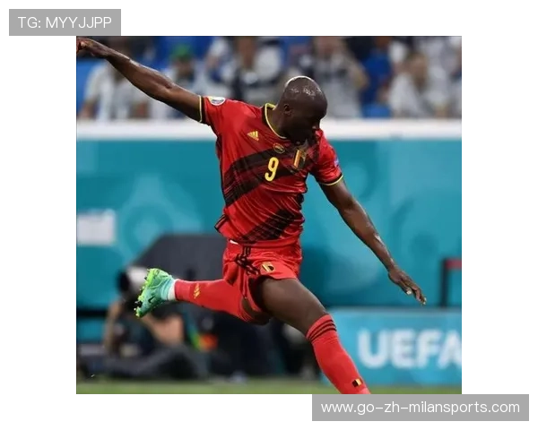 卢卡库护球连过两人后抽射，比利时攻势加码